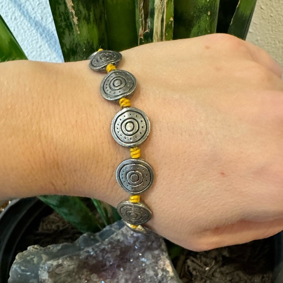 Metal and fabric bracelet - Picture 3 of 4